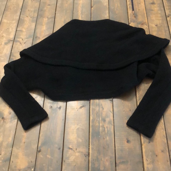 Cropped black Vince sweater, NWT - Picture 3 of 4